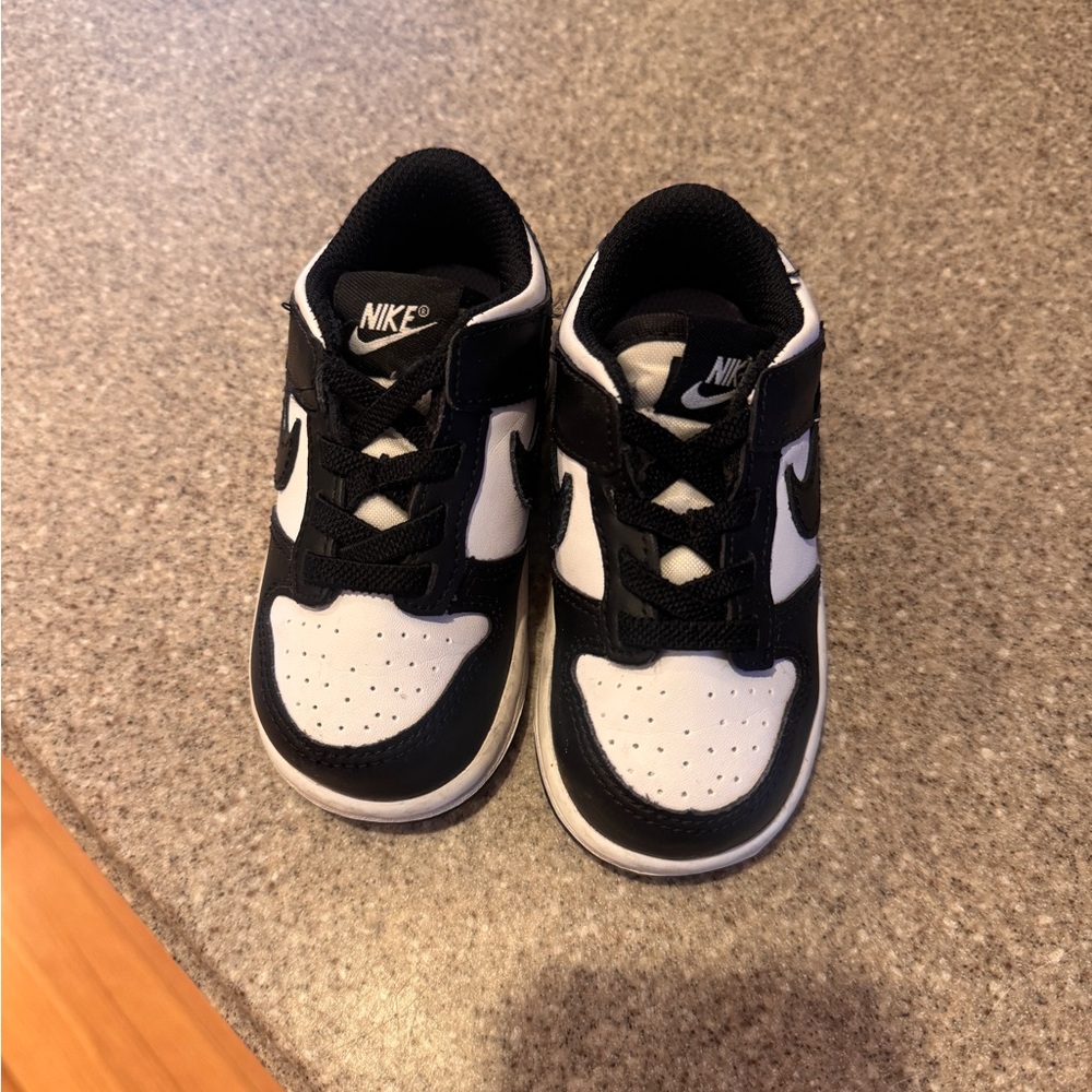 Nike Toddler Black and White Panda Sneakers. Size 6C